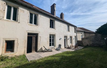 G&icirc;te n&deg;52G255 Bourmont-entre-Meuse-et-Mouzon - Haute-Marne - Gite c&ocirc;t&eacute; jardin