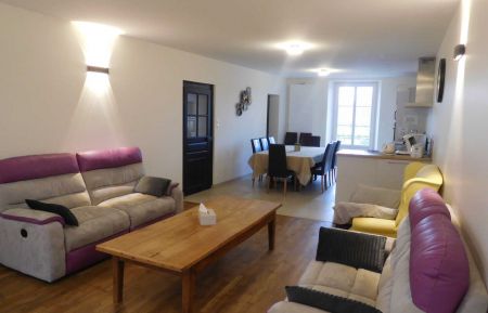 G&icirc;te n&deg;52G373 Ch&acirc;teauvillain - Haute-Marne - Salon