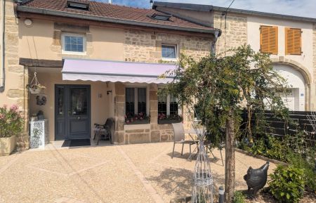 Chambre d'h&ocirc;tes n&deg;52G590 Arbigny-sous-Varennes - Haute-Marne - Cour
