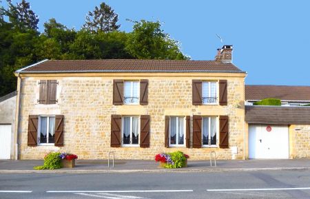 G&icirc;te n&deg;157 Lumes - Ardennes - photo