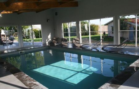 G&icirc;te n&deg;51G427 Vouzy - Marne - piscine chauff&eacute;e couverte